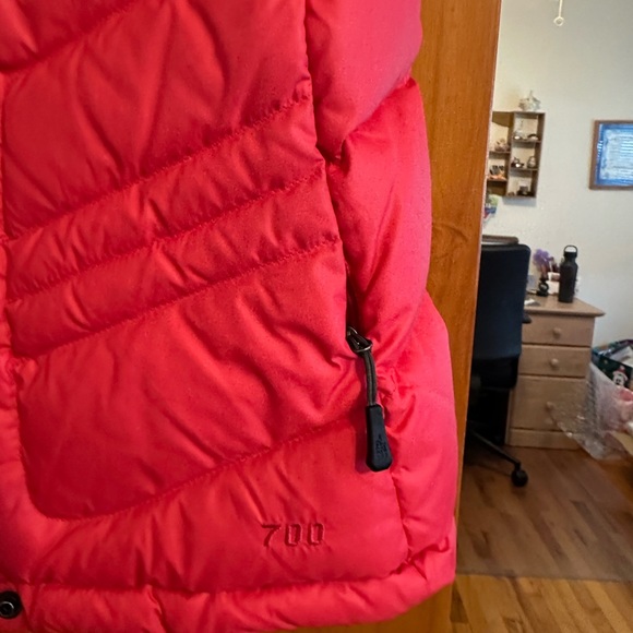 EUC North Face Puffer Vest - Picture 4 of 6